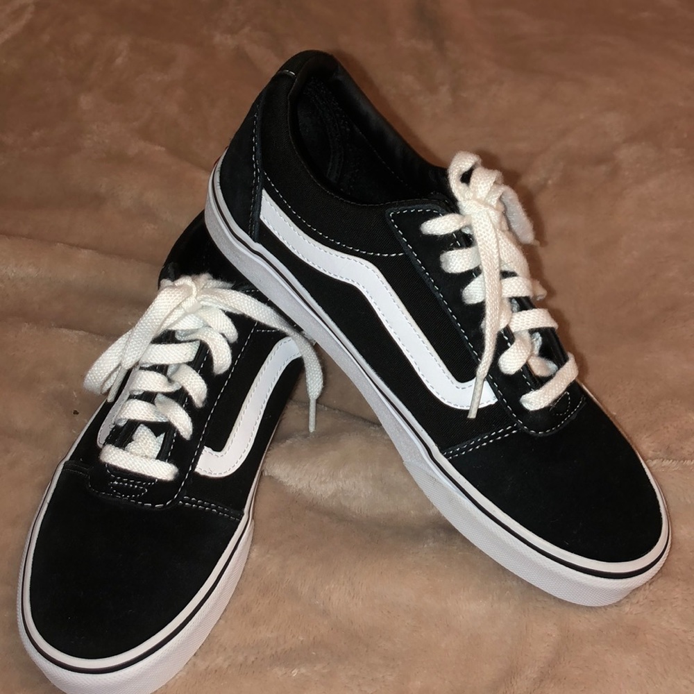 Vans suede sneakers 👟